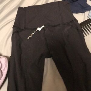 Lululemons size 2 cropped mesh
